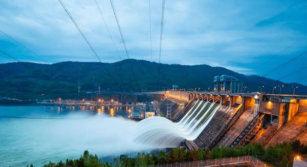 How is electricity generated and how does it reach homes?