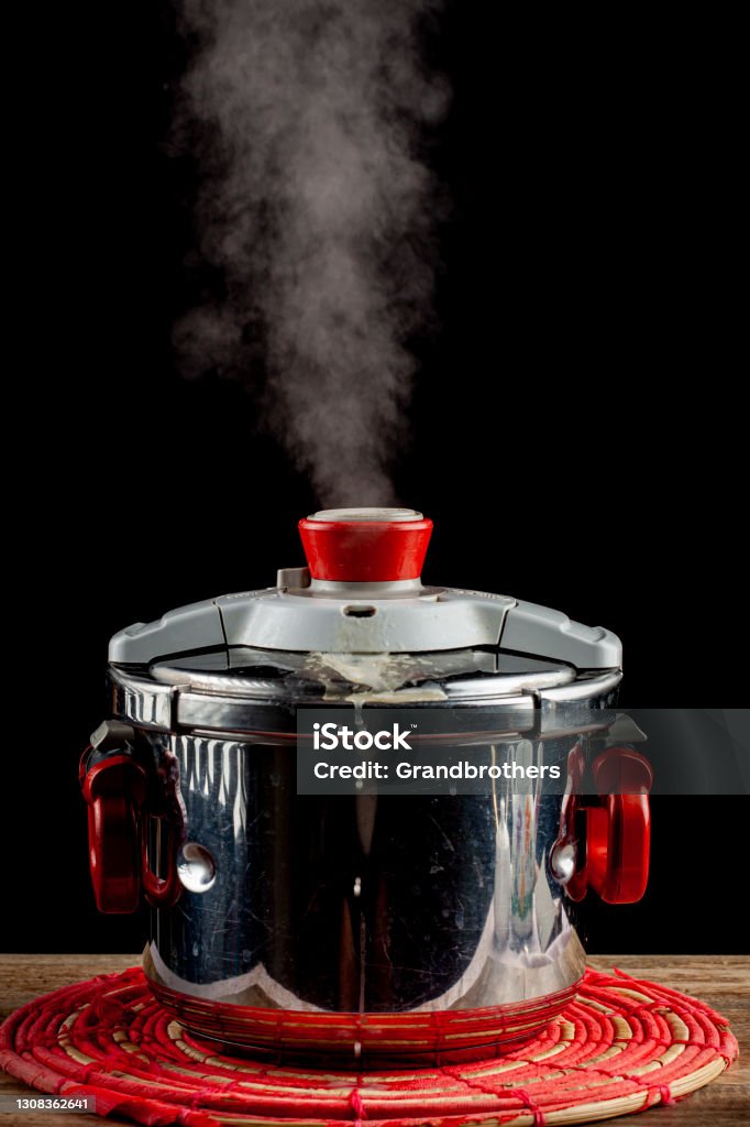 How does a pressure cooker work